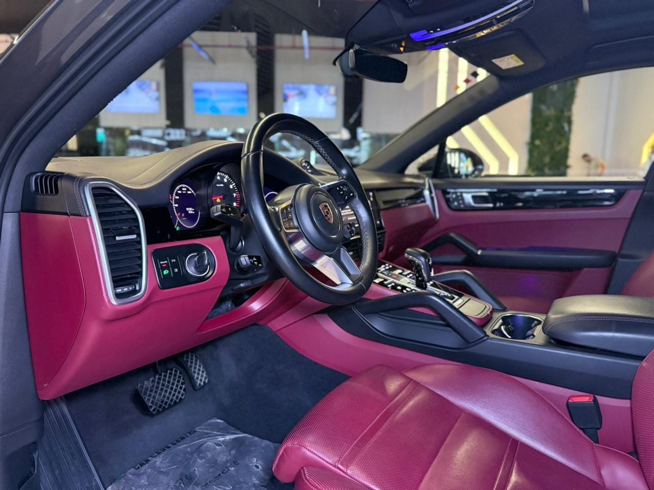 Porsche Cayenne STD Base Coupe 2023 Porsche Cayenne Coupe - GCC Specs - Full service history available