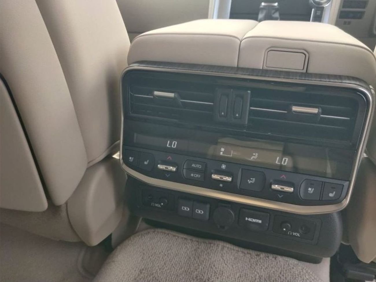 تويوتا لاند كروزر LAND CRUISER RHD SAHARA