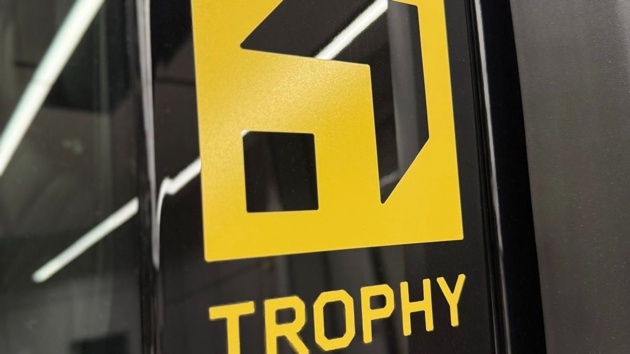 Land Rover Defender Trophy Edition V6 | GCC Specs | 5-Year Warranty & Service Contract