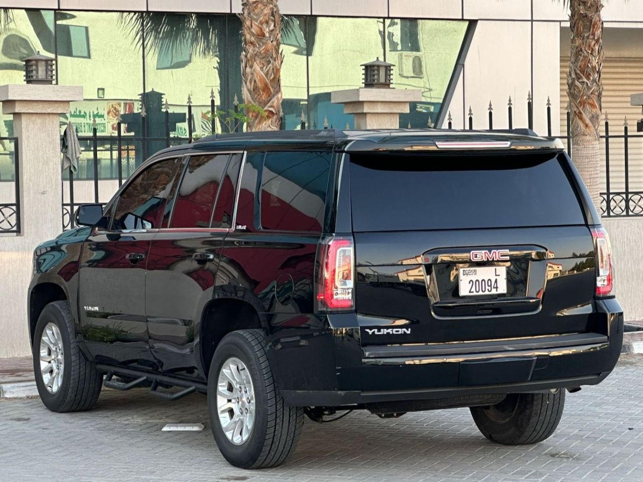 جي أم سي يوكون SLE 5.3L 4WD (8 Seater)