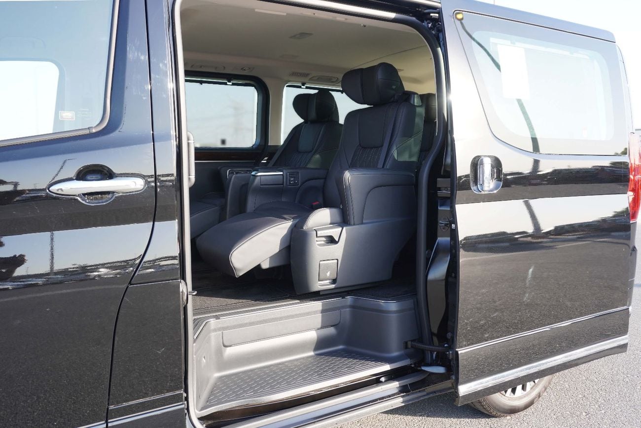 تويوتا جرافينا PREMIUM 3.5L LUXURY VAN 2026 MODEL