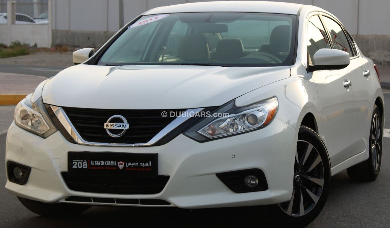 نيسان ألتيما نيسان التيما 2017 خليجي رقم 2 بحالة ممتازة بدون حوادث نظيفه جدا من الداخل والخارج