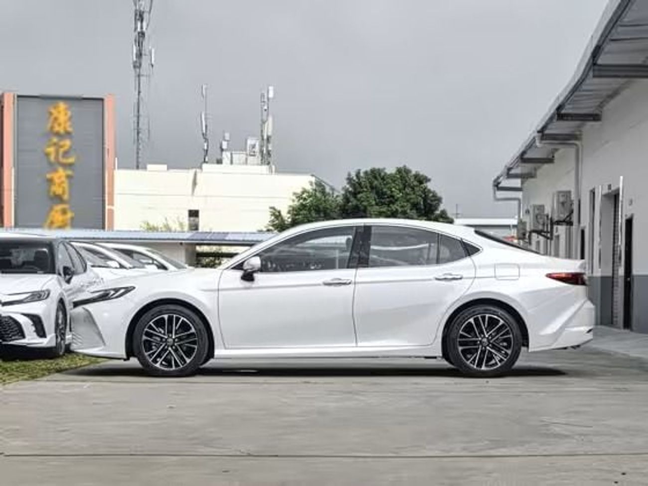 Toyota Camry PREMIUM EDITION