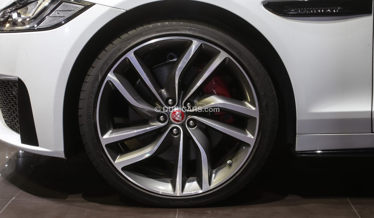 جاكوار XF S
