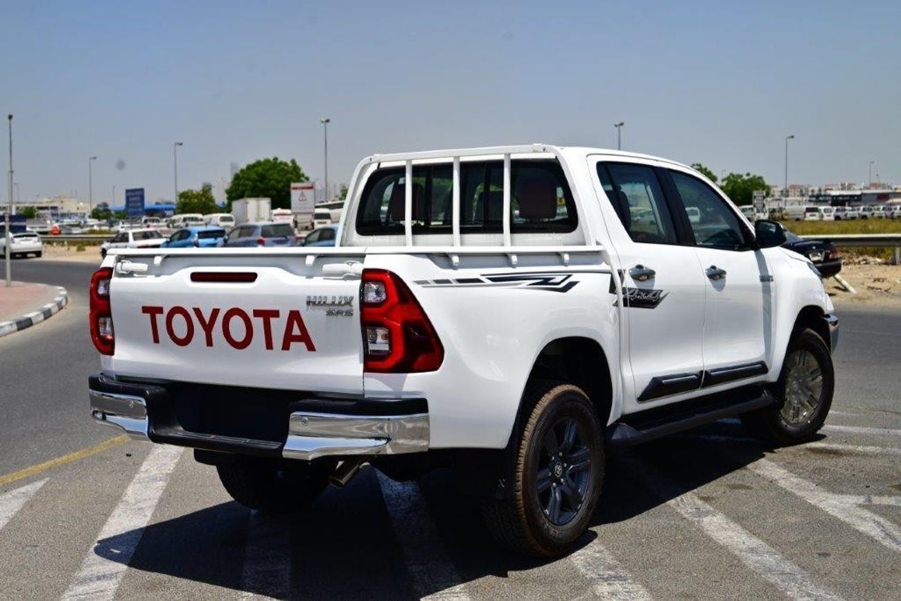 Toyota Hilux 2025 MODEL TOYOTA HILUX DOUBLE CAB PICKUP SR5 2.7L PETROL 4WD 5-SEATER MANUAL TRANSMISSION - EURO4.