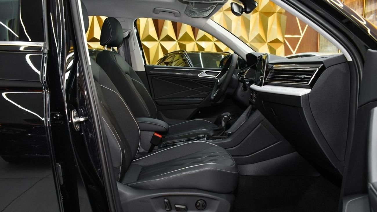 Volkswagen Tiguan VOLKSWAGEN TIGUAN R-LINE 2.0L TURBO 4-CYLINDER 2024