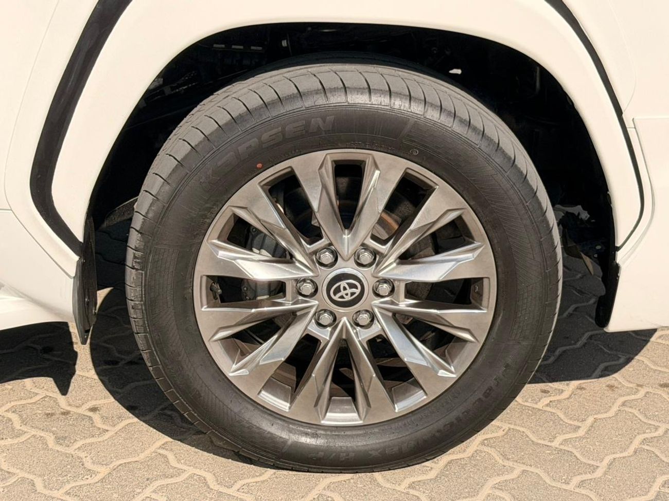 Toyota Land Cruiser Lc300 model 2024 VXR RHD diesel engine full option