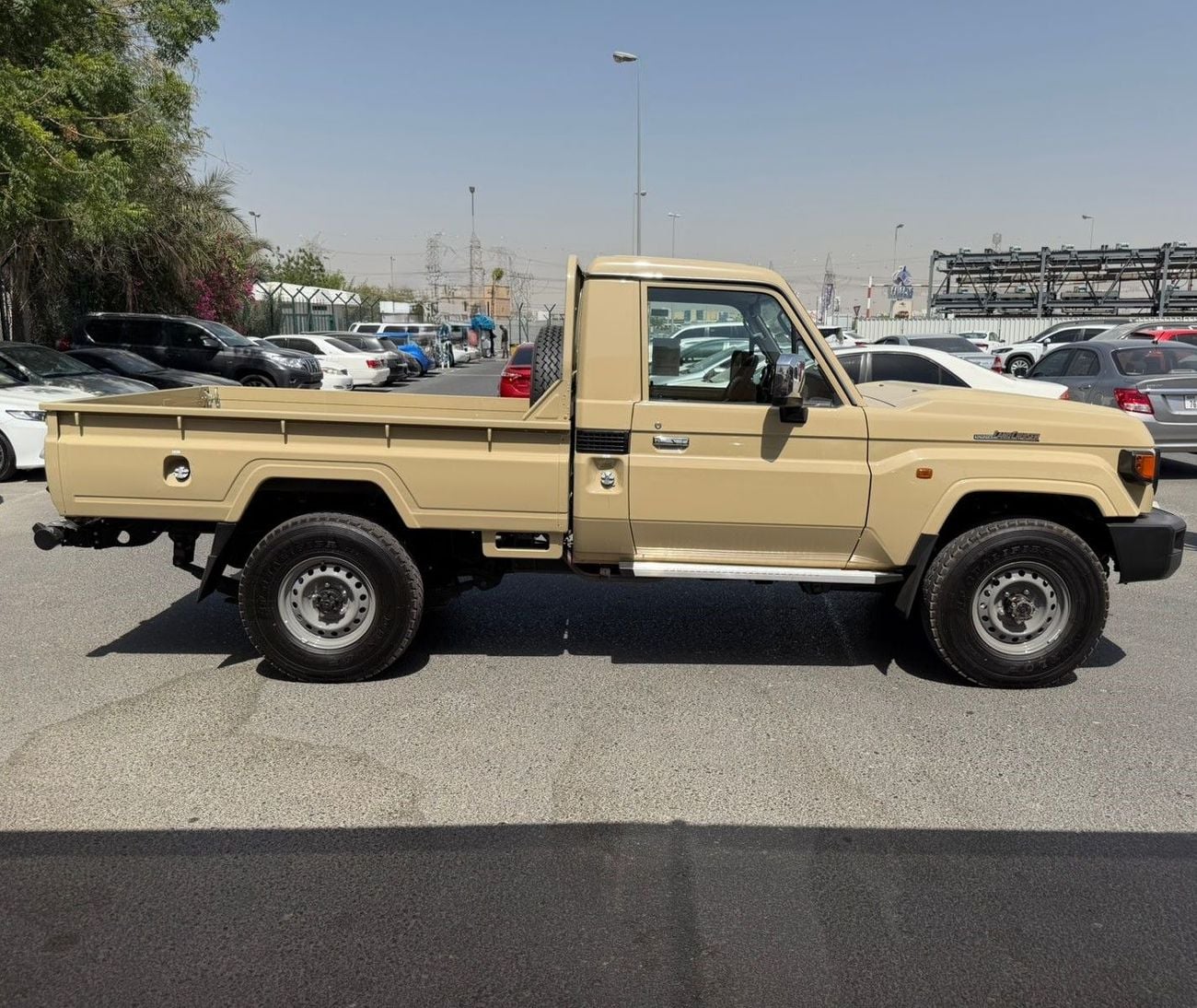 Toyota Land Cruiser Pick Up Toyota Land Cruiser LC79 SC 4.0 AT 2026 basic Omani