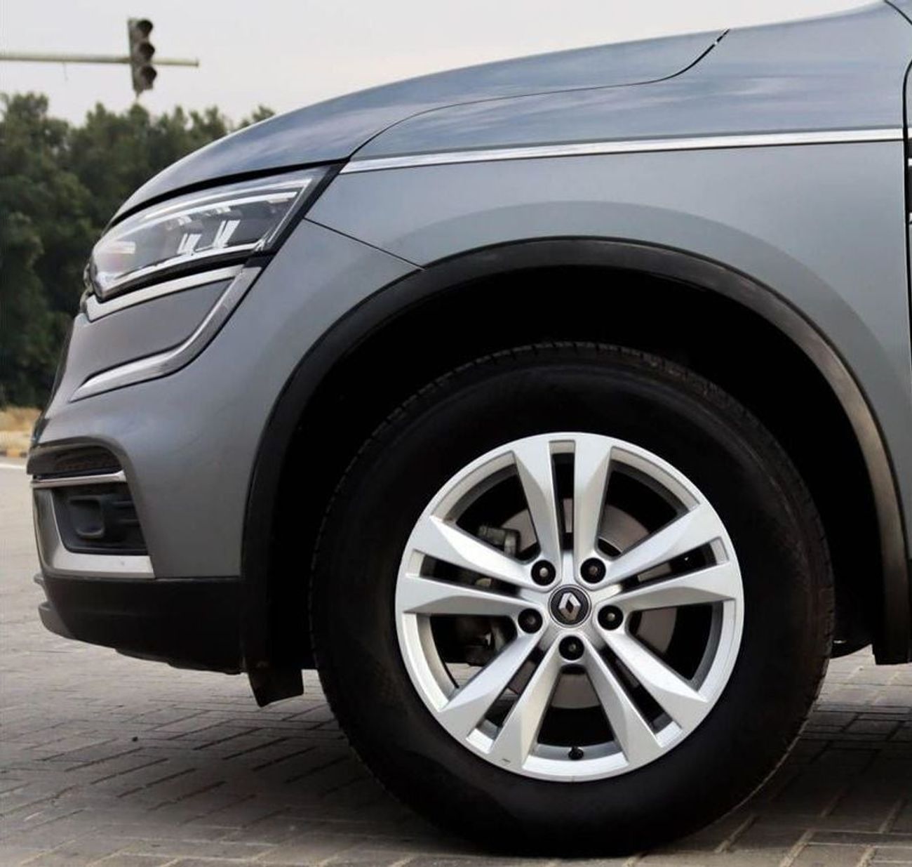 رينو كوليوس SE 2.5L Renault Koleos 2.5L 2022 GCC accident-free in excellent condition 1025 P.M