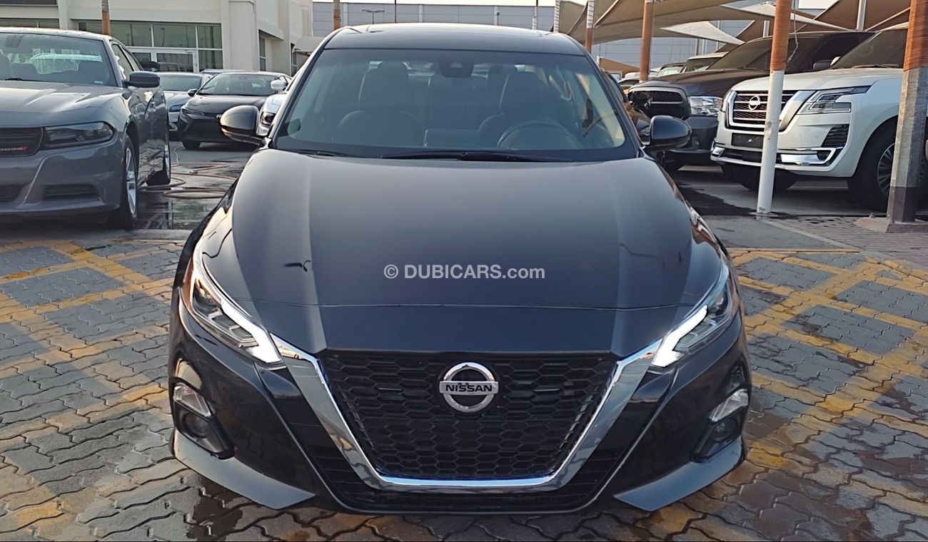 Used Nissan Altima SL 2020 for sale in Sharjah - 559677
