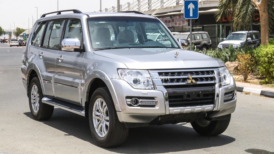 Mitsubishi pajero 2019 года Mitsubishi pajero 2019 года