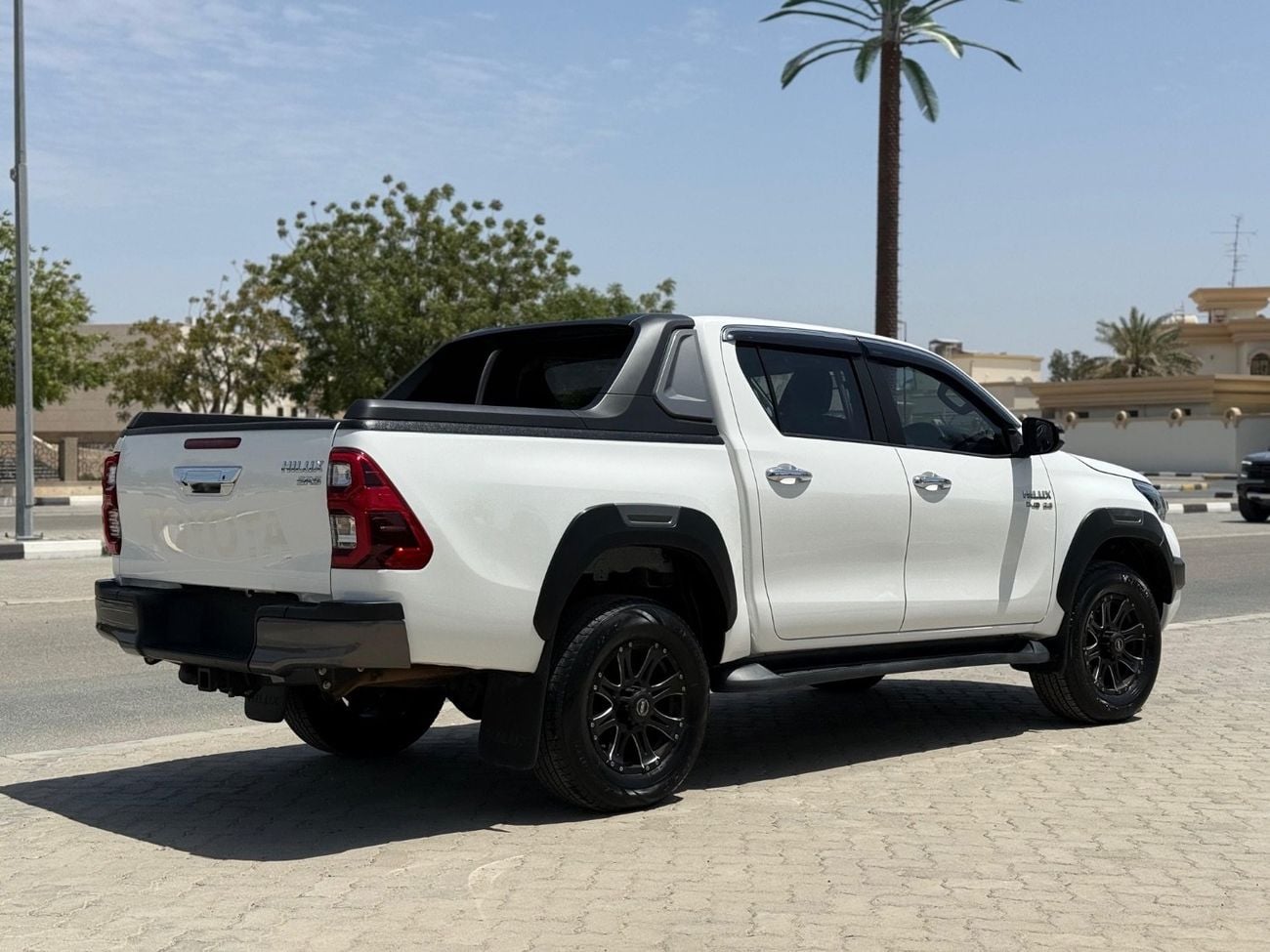 تويوتا هيلوكس SR5 export from Australia