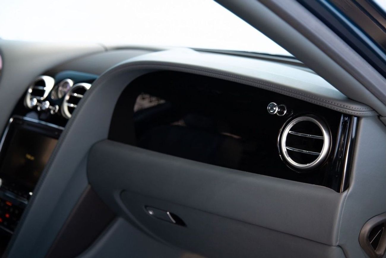 Bentley Flying Spur Bentley Flying Spur V8