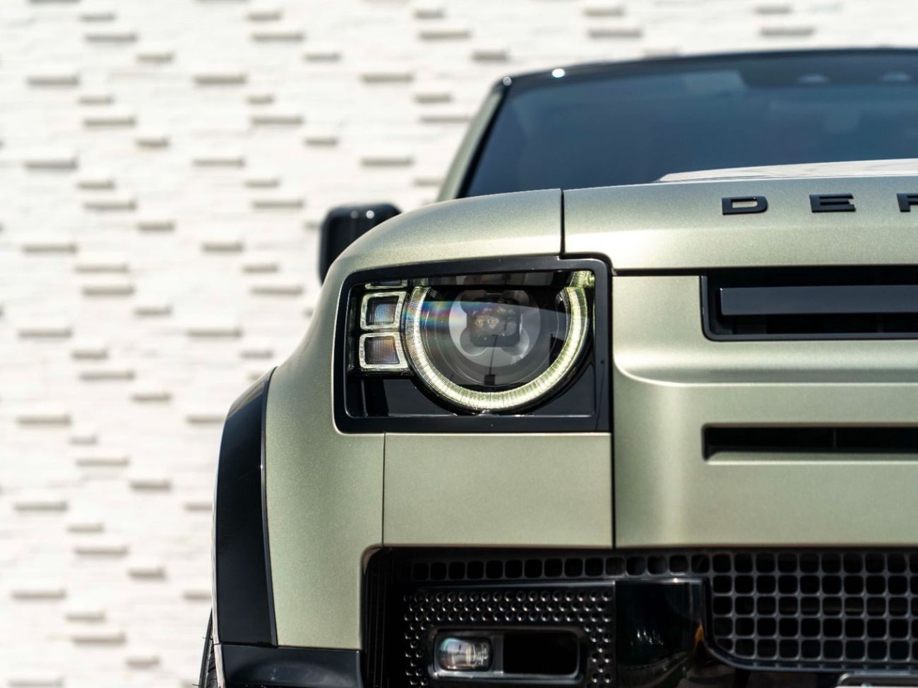 Land Rover Defender P400 90 First Edition 3.0L (6 Seater)