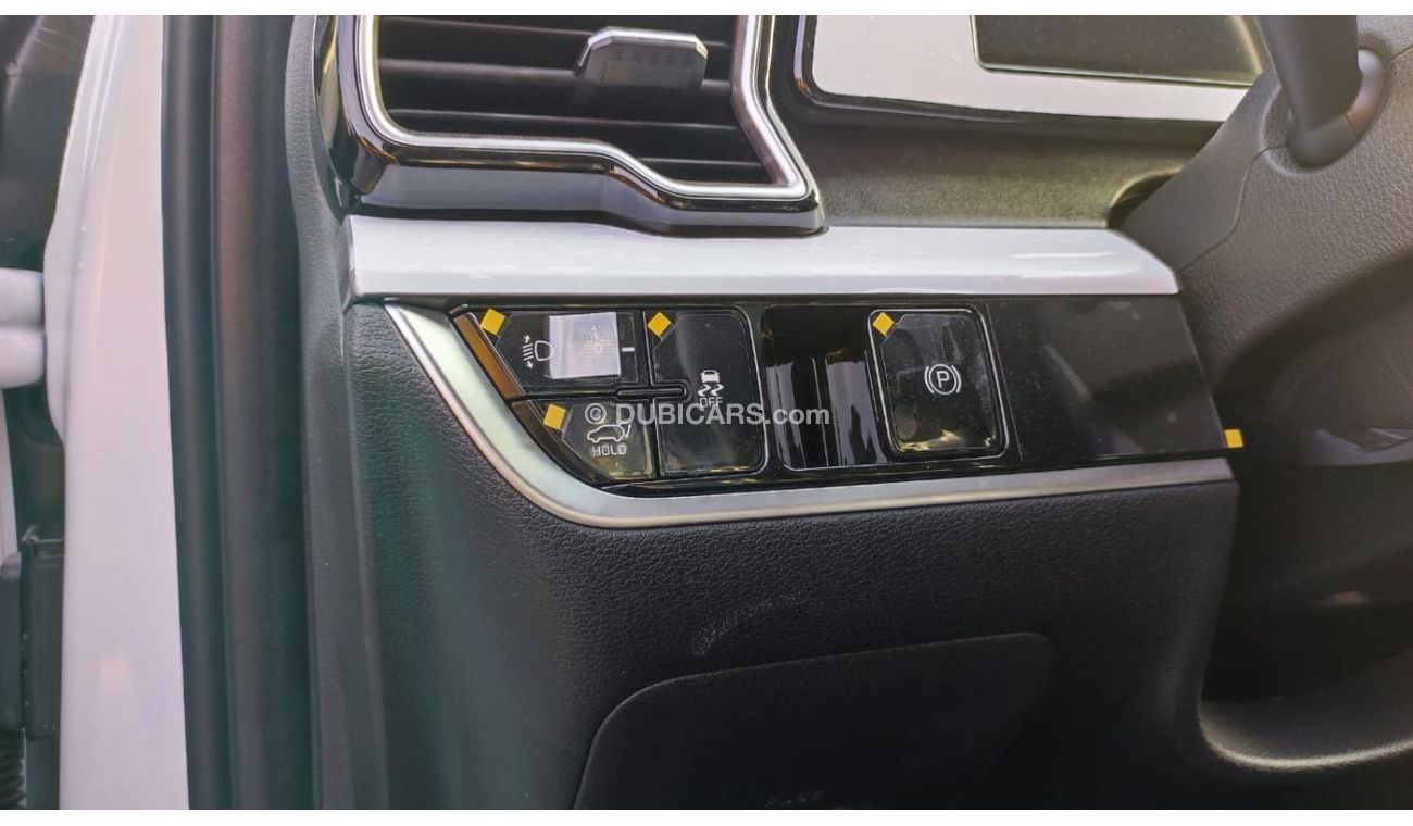 Kia Sportage HI ( i ) 4X2 FWD , 1.6L gasoline,, 4V ,,176 HP  White color 2023