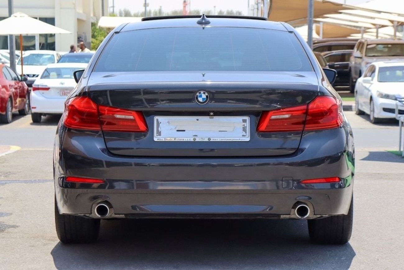 بي أم دبليو 520i Std 2.0L BMW 520i Black Edition/ GCC / 2020 / First Owner original Paint