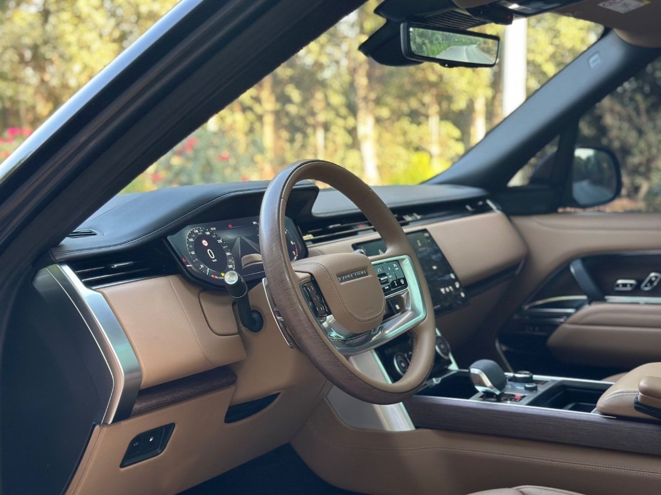 Land Rover Range Rover 2024 Autobiography P550e 3.0L Turbocharged Inline-6 Plug-in Hybrid – 542 HP | AWD | Full Options