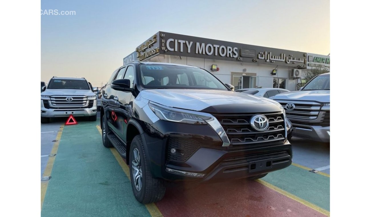 تويوتا فورتونر TOYOTA FORTUNER 2.4 DSL FULL OPTION