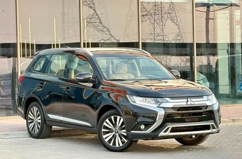 Mitsubishi Outlander GLX HIGHLINE FABRIC 820-Monthly l GCC l 4WD , Cruise, Camera l Accident Free