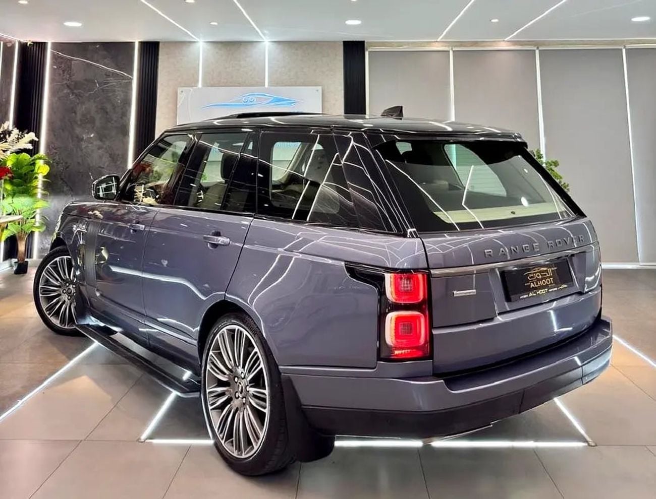 Land Rover Range Rover AUTOBIOGRAPHY VOGUE || GCC II FULLY LOADED I| PANORAMIC I| SCREENS || ACCIDENTS FREE