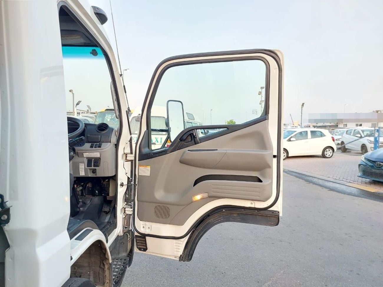 Mitsubishi Fuso Canter MITSUBISHI CANTER FREEZER TRUCK RHD 2018 MODEL 3.0 L DIESEL AUTOMATIC(PM32241)