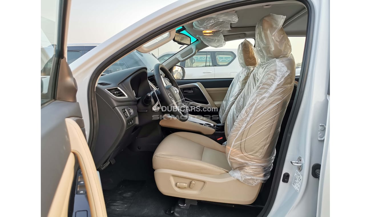 ميتسوبيشي مونتيرو 3.0L, 18" Rims, Driver Power Seat, Rear Door ON/OFF Switch, Leather Seats, Sunroof (CODE # MMO01)