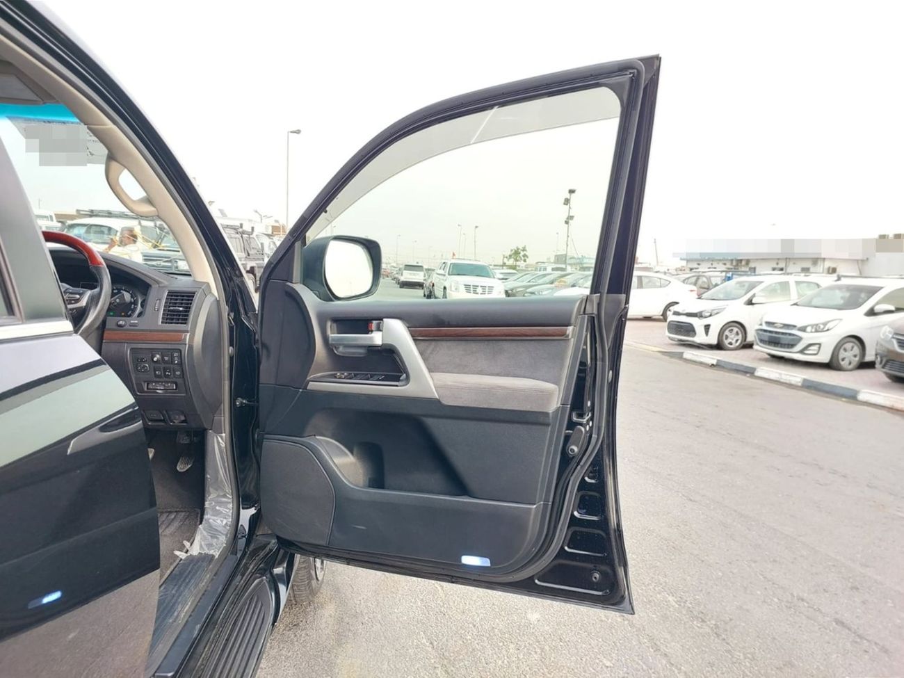 Toyota Land Cruiser TOYOTA LAND CRUISER SUV RHD 2019 MODEL 4.6 L PETROL AUTOMATIC(PM92283)