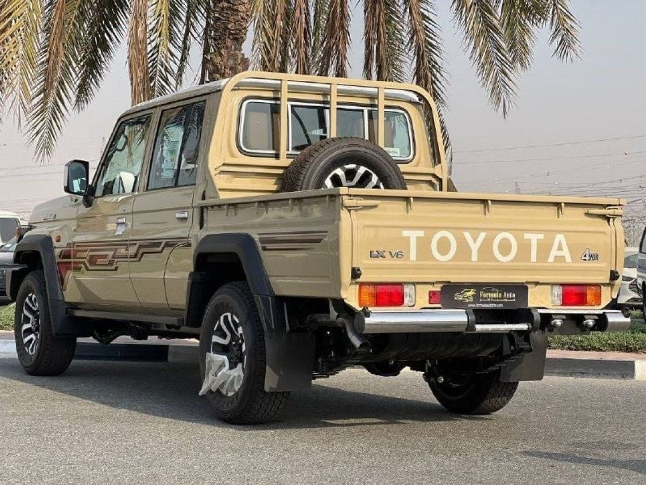 Toyota Land Cruiser Pick Up LC79 D/C 4.0L PTR A/T // 2024 // FULL OPTION WITH COOLBOX , LEATHER SEATS // SPECIAL OFFER // BY FOR