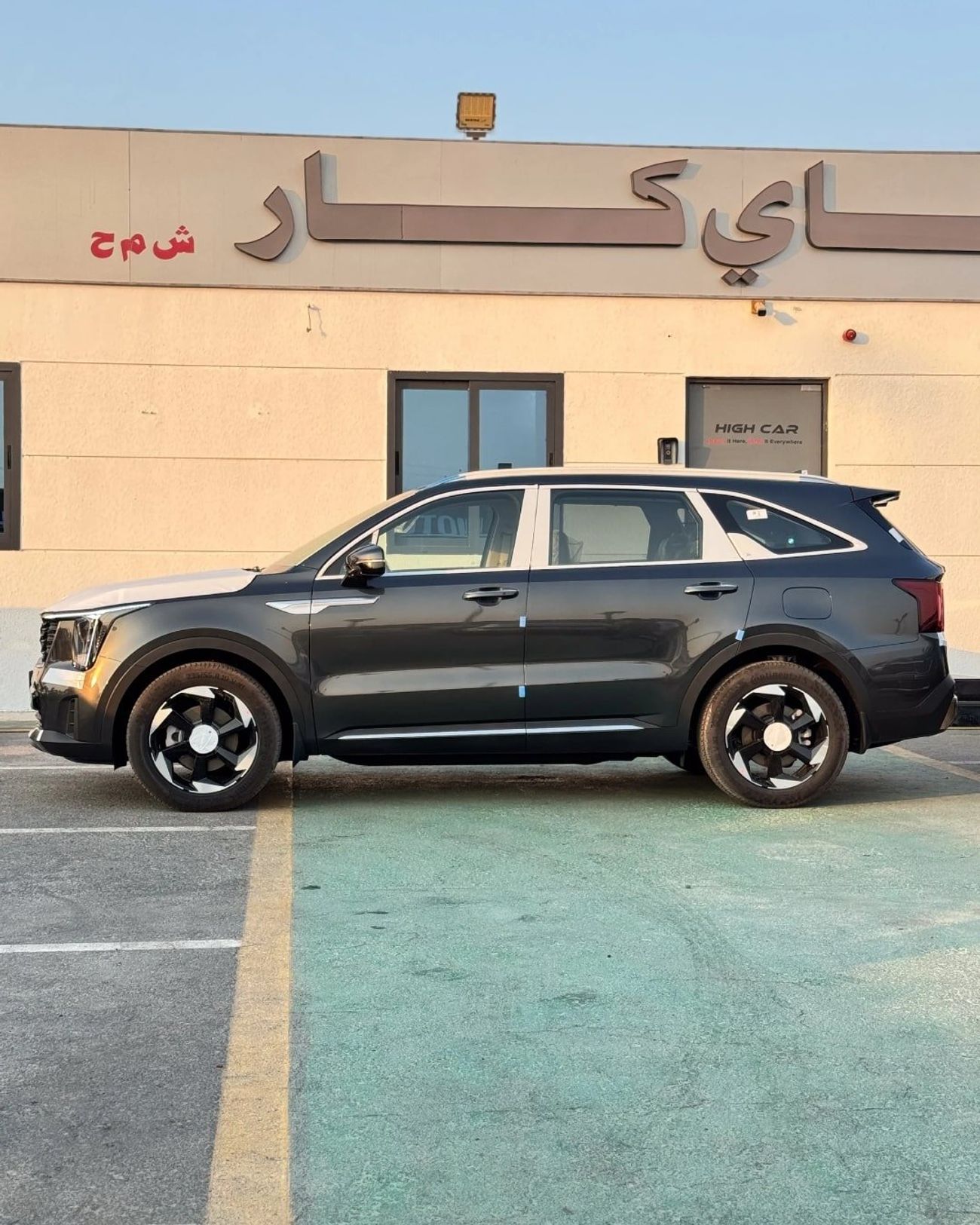Kia Sorento KIA SORENTO 1.6L (HYBRID)  GRAY- 2025 MODEL -MID OPTION