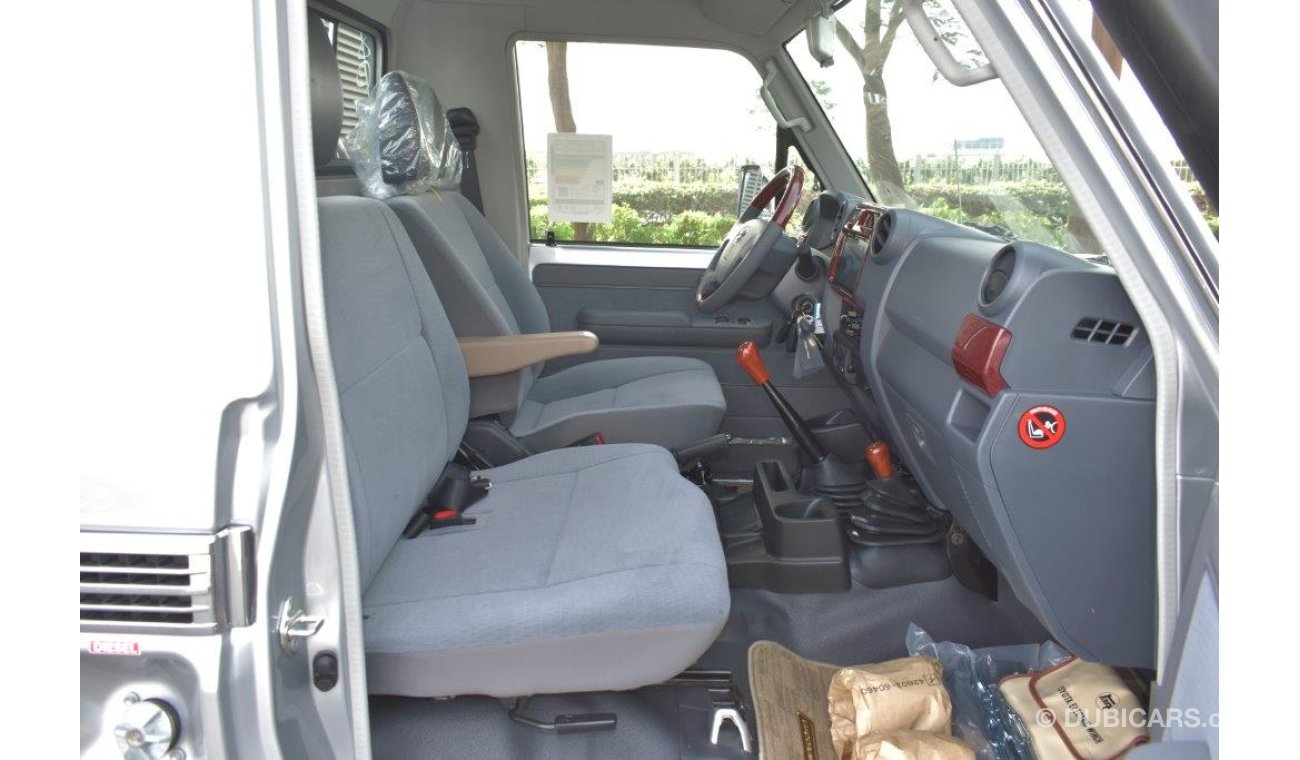 Toyota Land Cruiser Pick Up 79 Single Cabin V8 4.5L Diesel Limited Full option