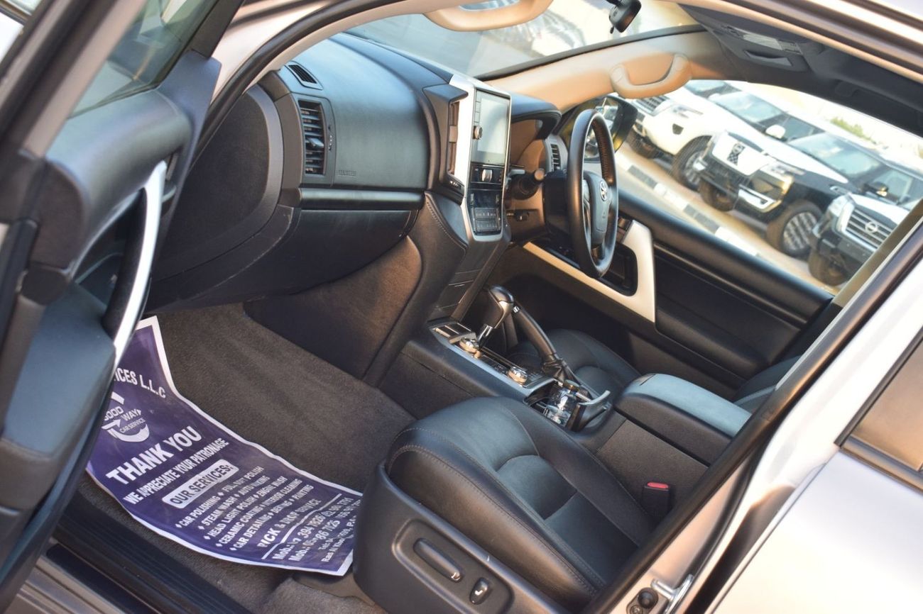 تويوتا لاند كروزر Toyota Landcruiser VXR Diesel RHD V8 Full Option