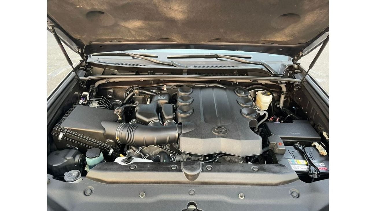 Toyota 4Runner “Offer”2018 Toyota 4Runner SR5 Premium -7 Seater - 4L V6 - UAE PASS