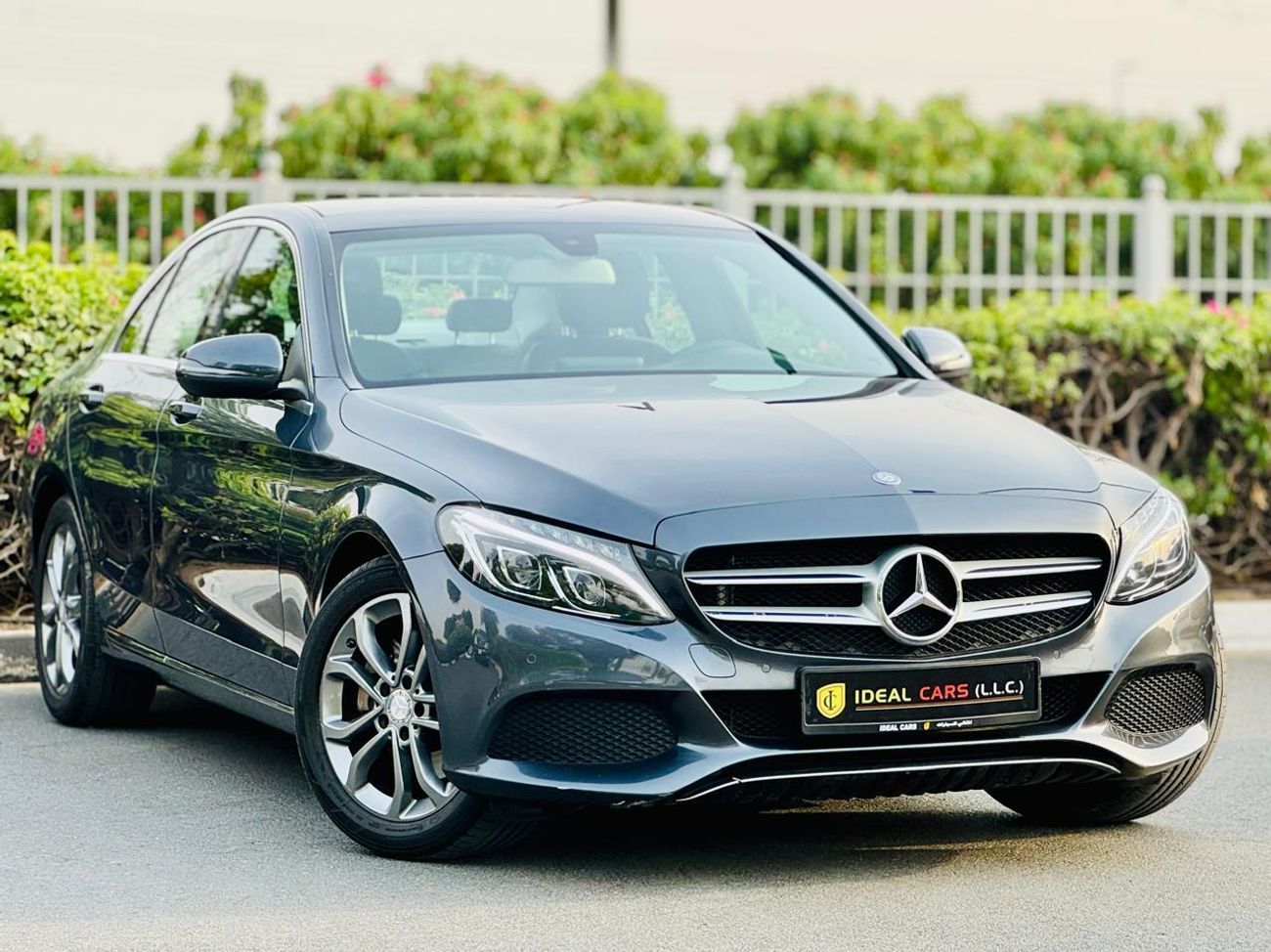 مرسيدس بنز C 200 MERCEDES C200 | GCC SPECS | CAR IS IN GOOD CONDITION |