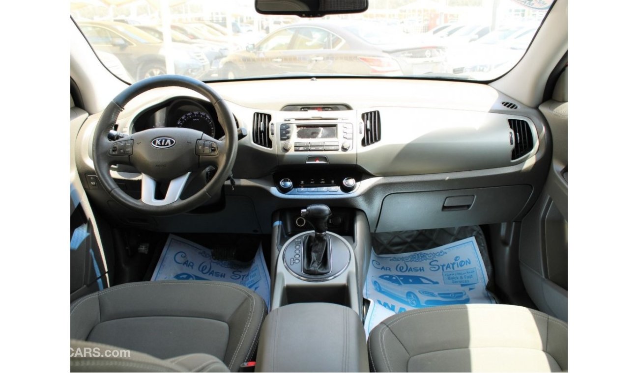 Kia Sportage FULL OPTION - GCC - ACCIDENTS FREE - CAR IS IN PERFECT CONDITION INSIDE OUT