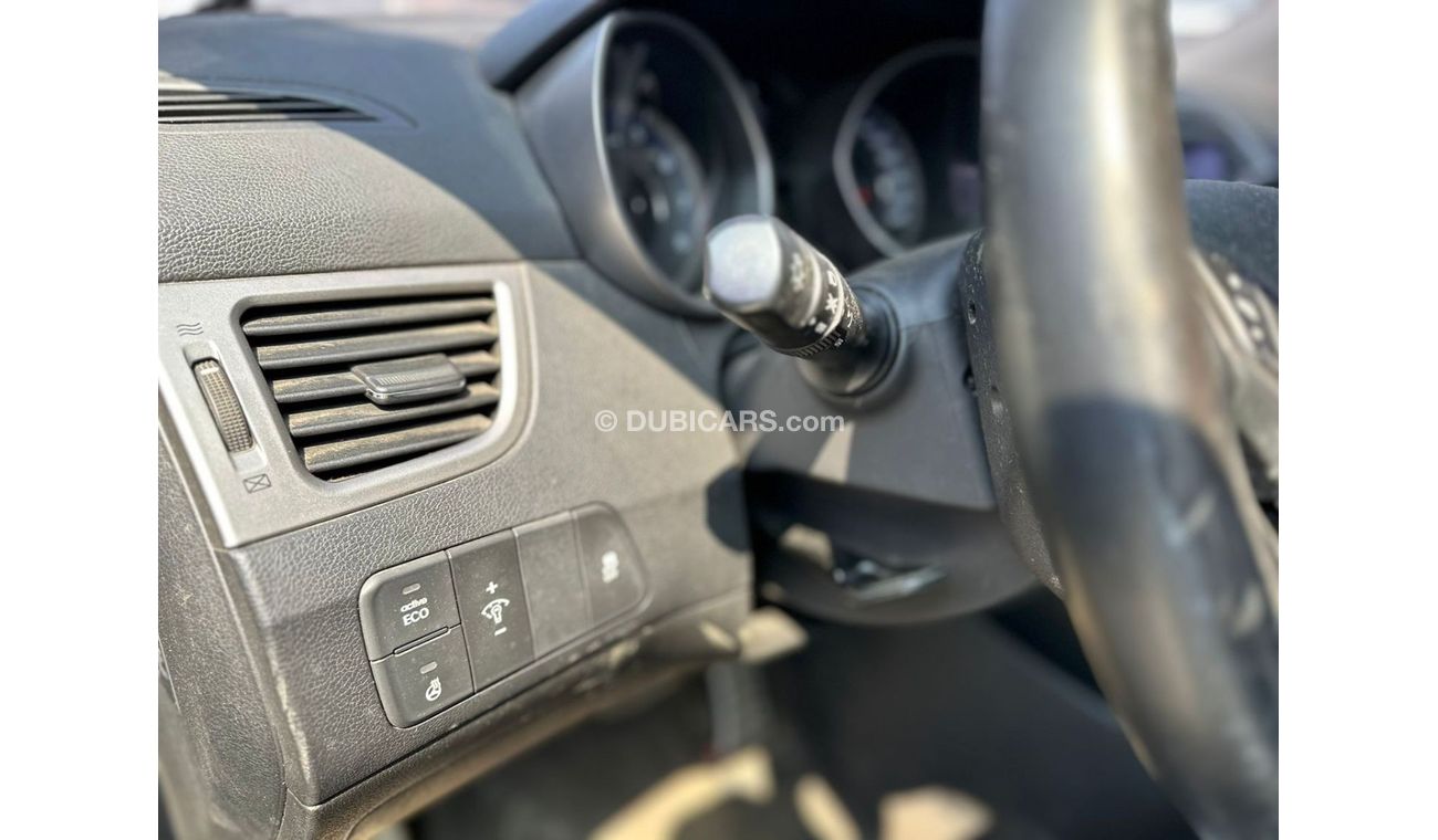 هيونداي إلانترا Hyundai Avante 2014 coupe  4 cylinders  Fuel full option  Sunroof