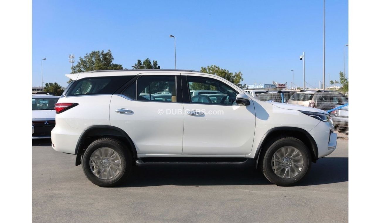 تويوتا فورتونر 2022 | BRAND NEW 2.8L SR 5 DIESEL 4X4 - WITH ALLOY WHEELS GCC SPECS (EXPORT ONLY)