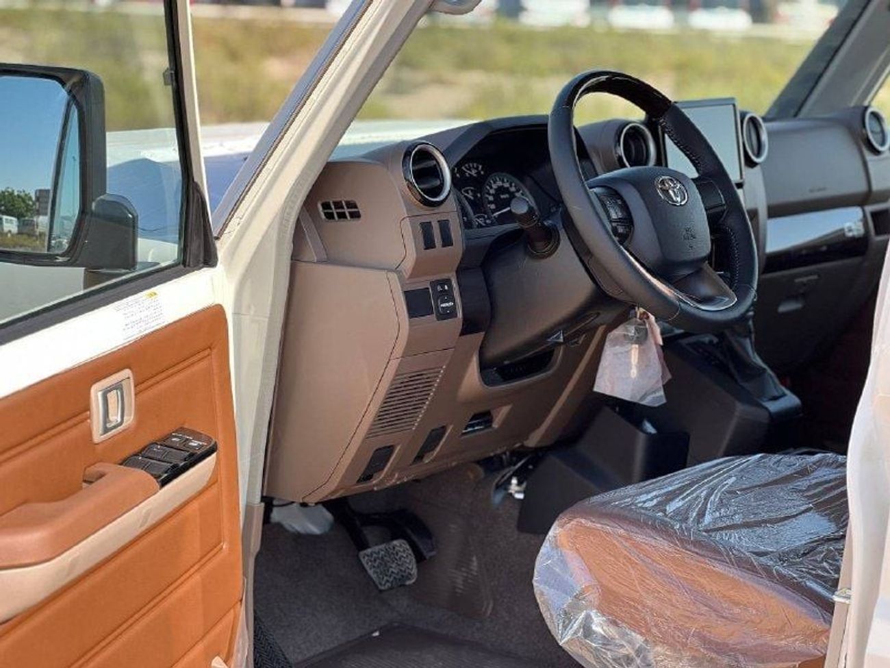 Toyota Land Cruiser 70 LC76 4.0L PTR A/T // 2026 // FULL OPTION WITH FRIDDG , DVD&BACK CAMERA , CRUISE CONTROL // SPECIAL O