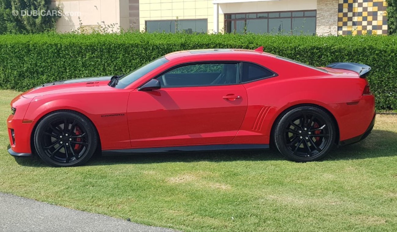 Chevrolet Camaro Chevorlet comaro ZL1 mode2014 GCC  car prefect condition