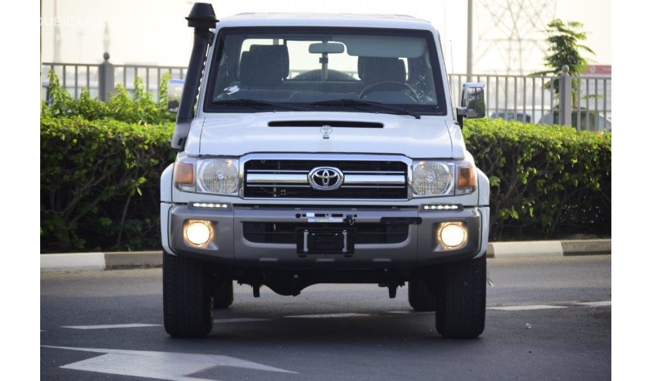 تويوتا لاند كروزر بيك آب 79 Double Cab Pick up Limited V8 4.5L Turbo Diesel 4WD Manual