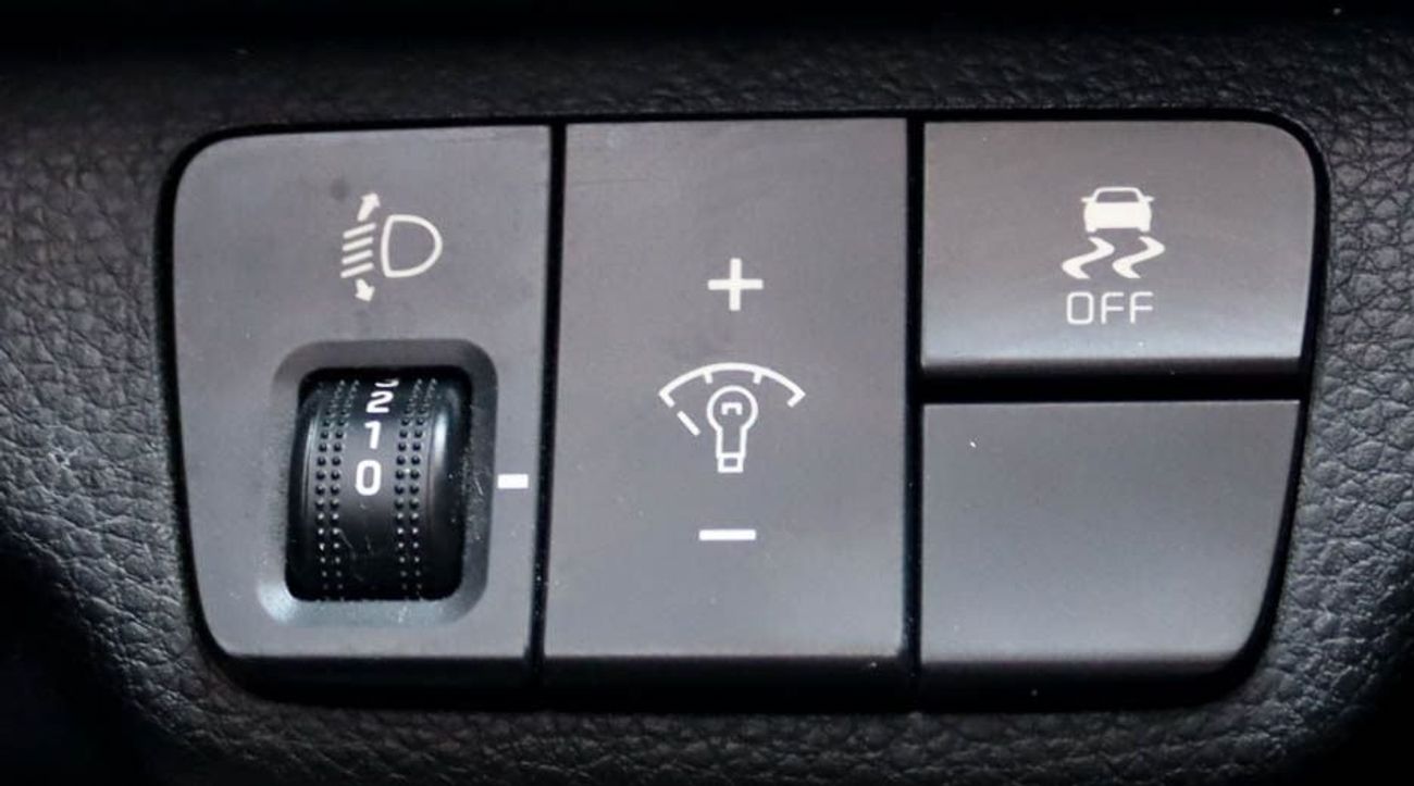 Kia Rio EX 1.4L (100 HP) Hatchback Kia Rio 2019 GCC accident-free in excellent condition 711 P.M