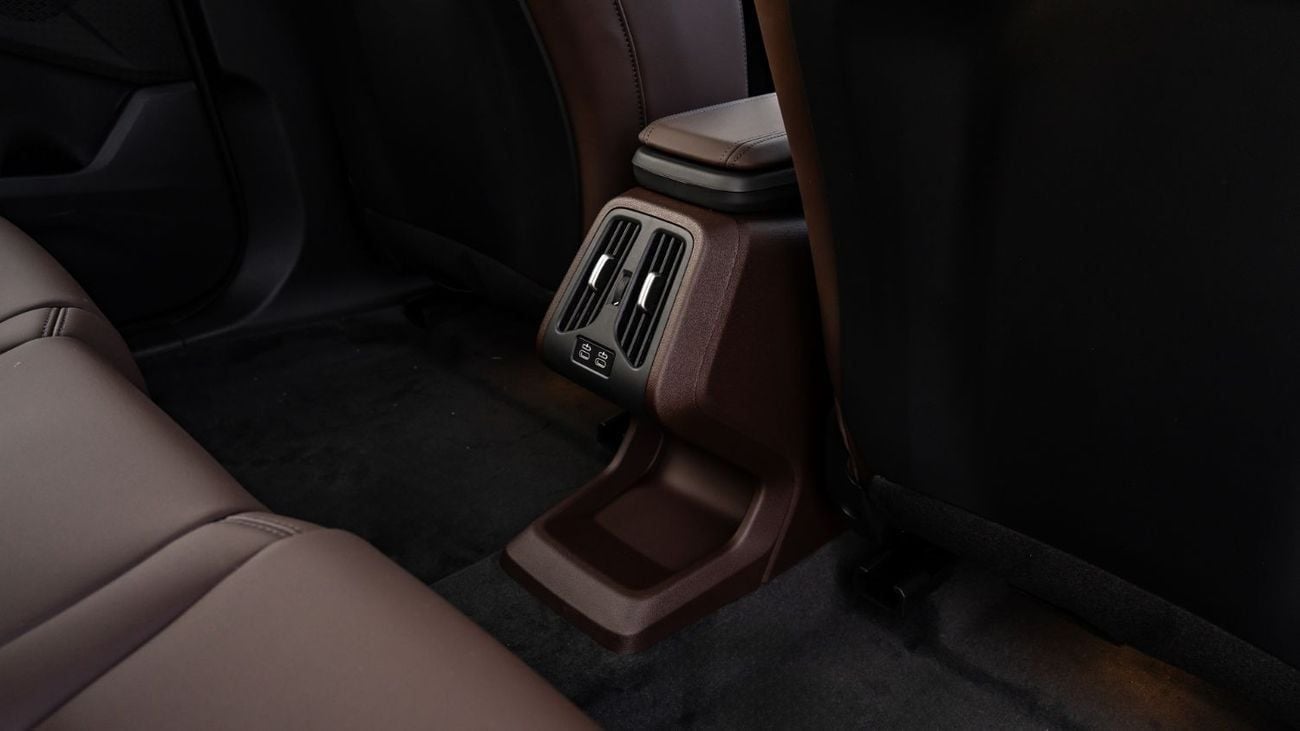 BMW iX1 2025 | BMW IX1 EDRIVE25L X DESIGN PACK