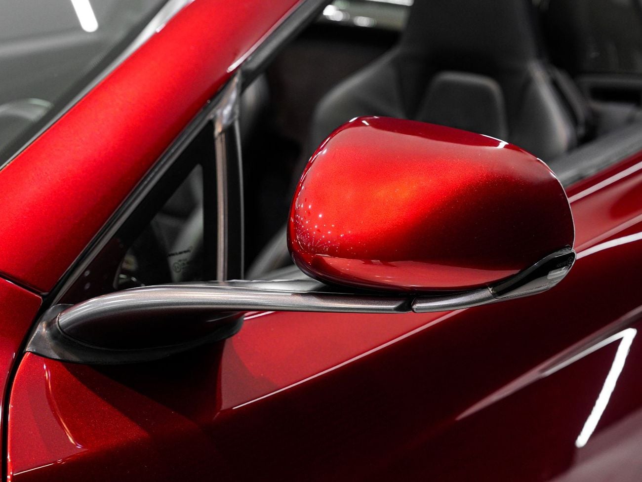مكلارين 650S سبايدر نظام رفع، حزمة الكربون، نظام صوت ميريديان، مواصفات دول مجلس التعاون الخليجي!!