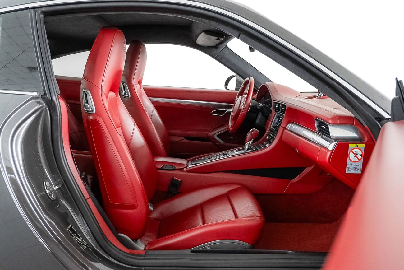 Porsche 911 Carrera S 3.8L (385 HP) Coupe