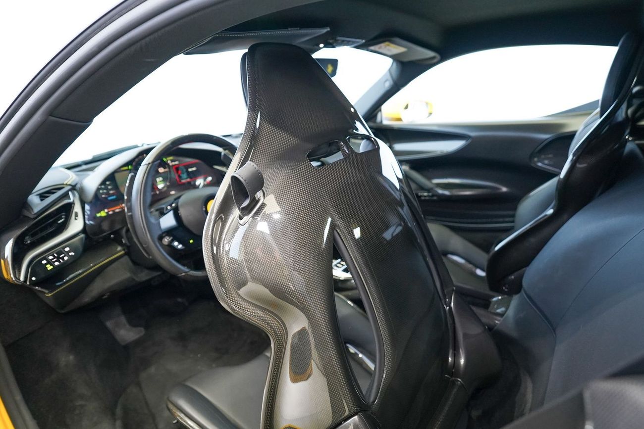 فيراري SF90 ستراديل ASSETTO FIORANO