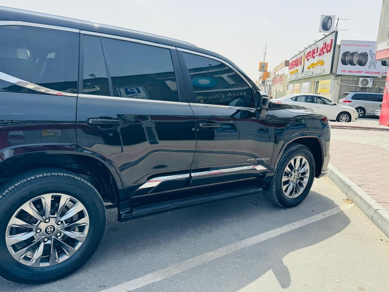 Toyota Land Cruiser Toyota landcruise 2016model Modified 2024 v8 petrol Engine Colour Black push start Sunroof Transmiss