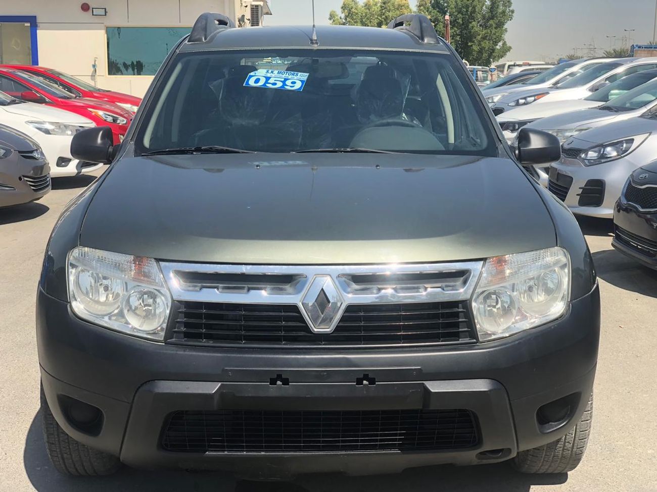 Renault Duster 2.0L, 16" Tyre, Roof Rail, Front Door Speakers, MP3, CD-Player, Bluetooth, LOT-3289