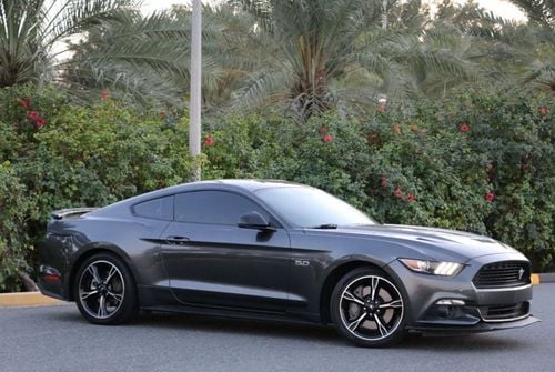 Ford Mustang Ford mustang GT California special  5.0 GCC FULL OPTION FULL service history