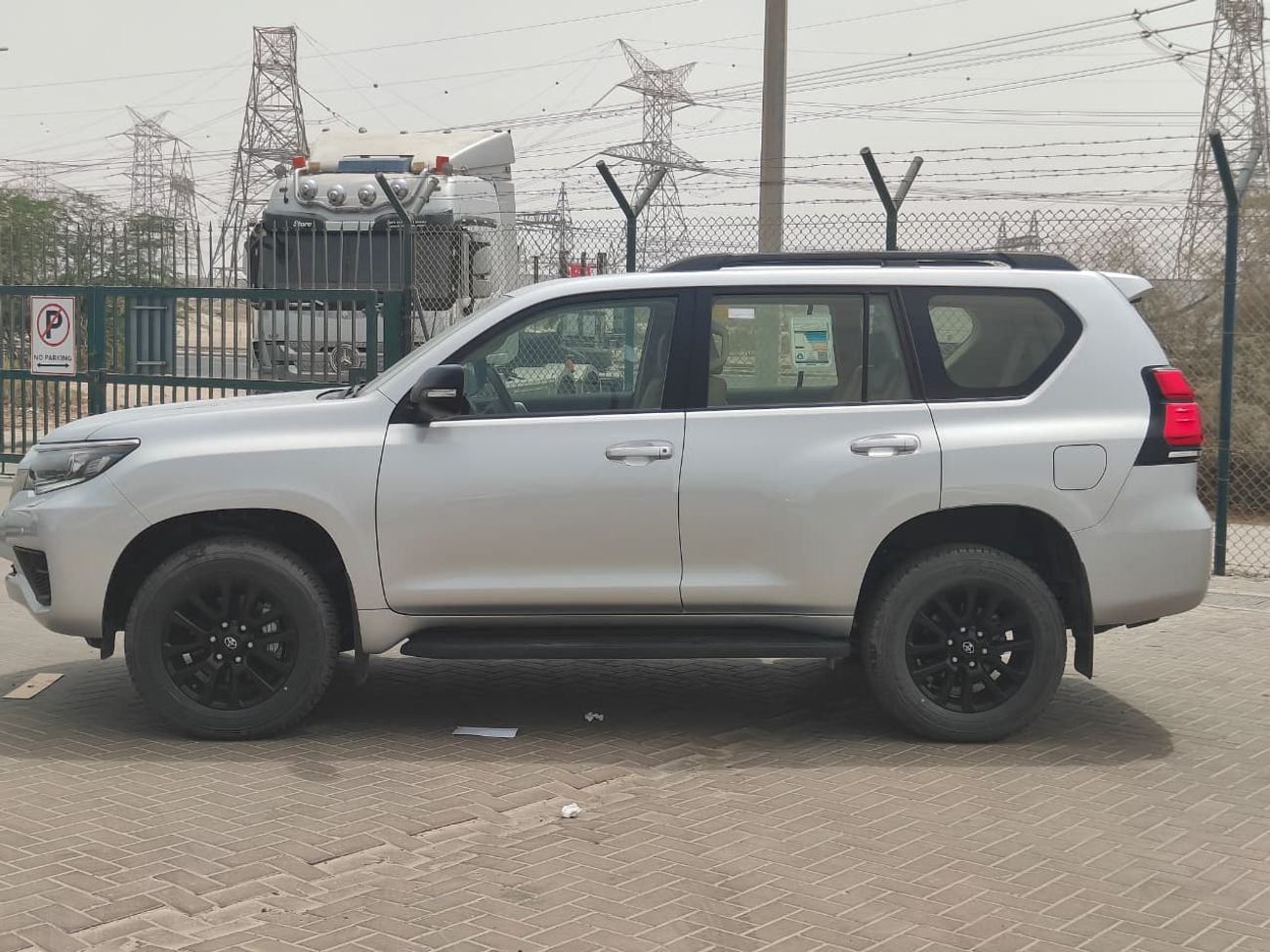 Toyota Prado 2023 Toyota Prado VX Spare-Down 7-Seater 4.0L V6 Petrol A/T 4WD Export Only