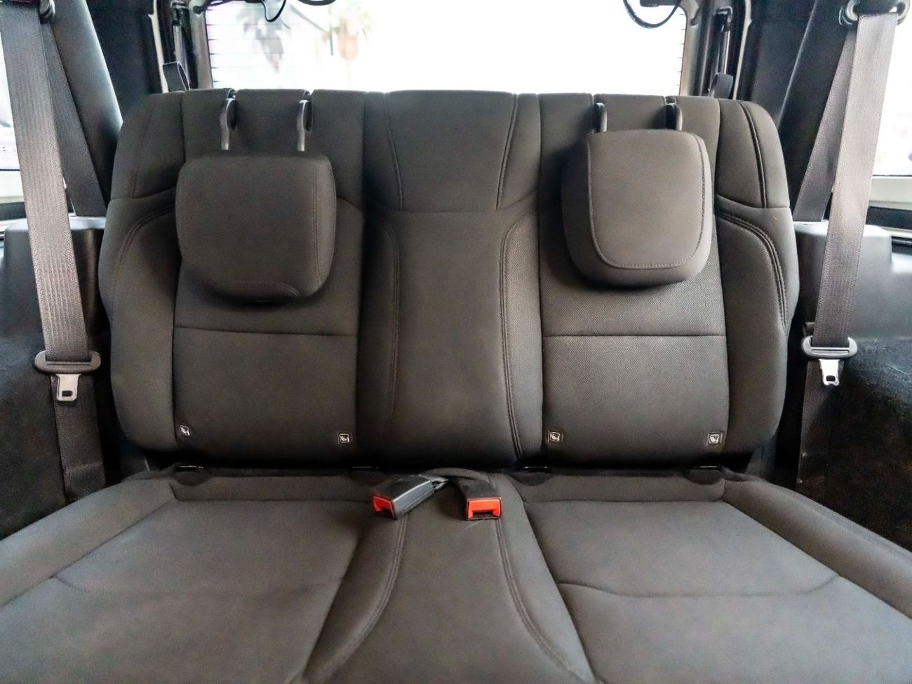 Jeep Wrangler Sport S 3.6L A/T