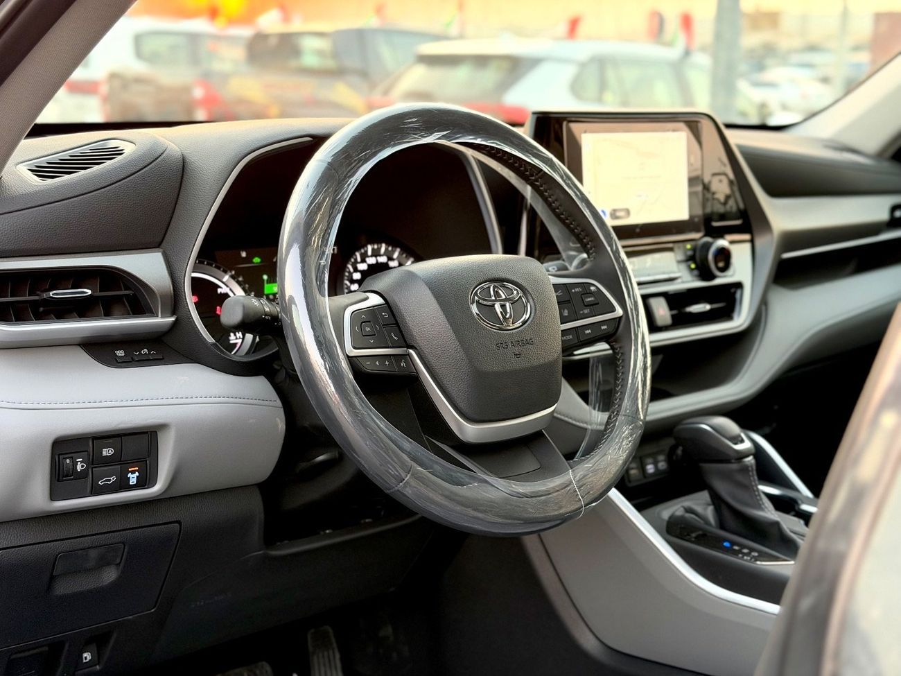 Toyota Highlander 2.5L Hybrid GXR (AWD) 2.5L Hybrid GLE (AWD)